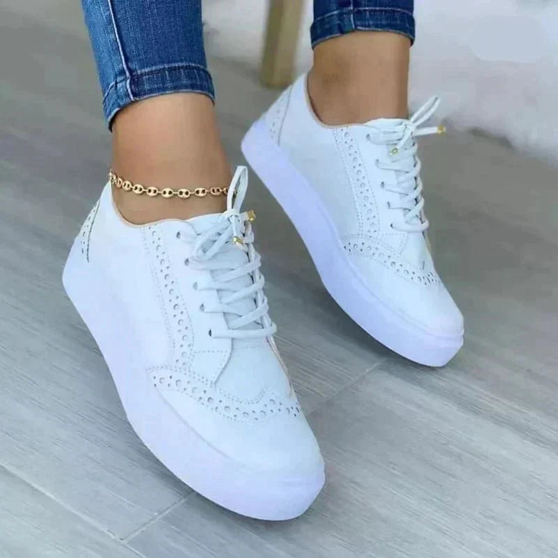 Walking sneakers - White